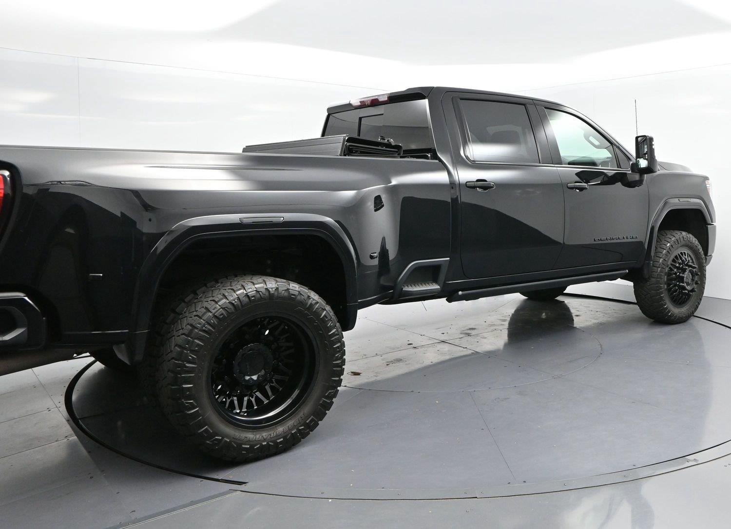 Used 2022 GMC Sierra 3500 Denali w/ Denali Ultimate Package AWD/4WD image 7