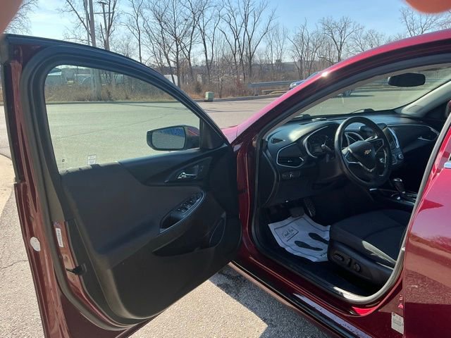 Used 2016 Chevrolet Malibu LT image 15