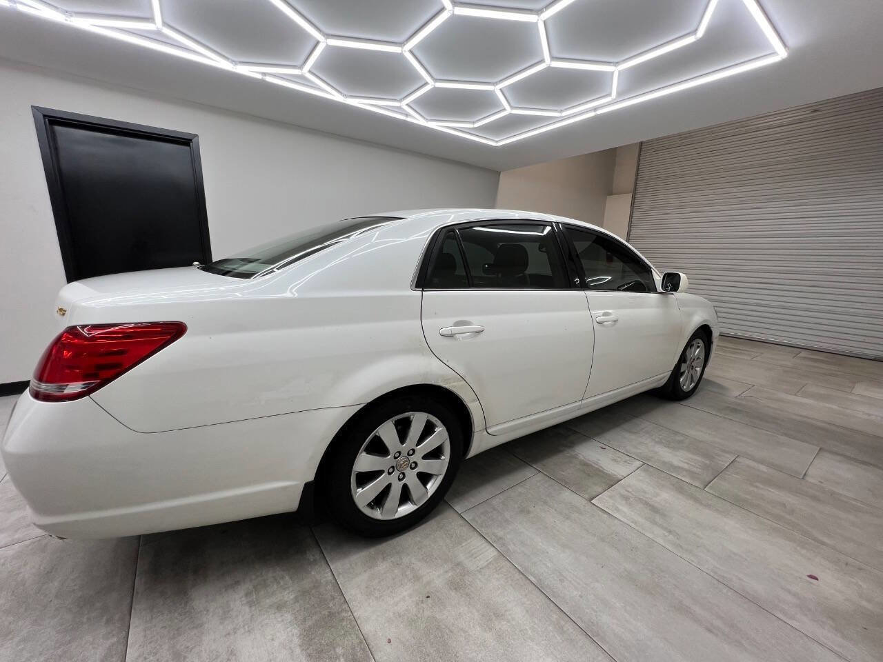 Used 2006 Toyota Avalon XL image 7