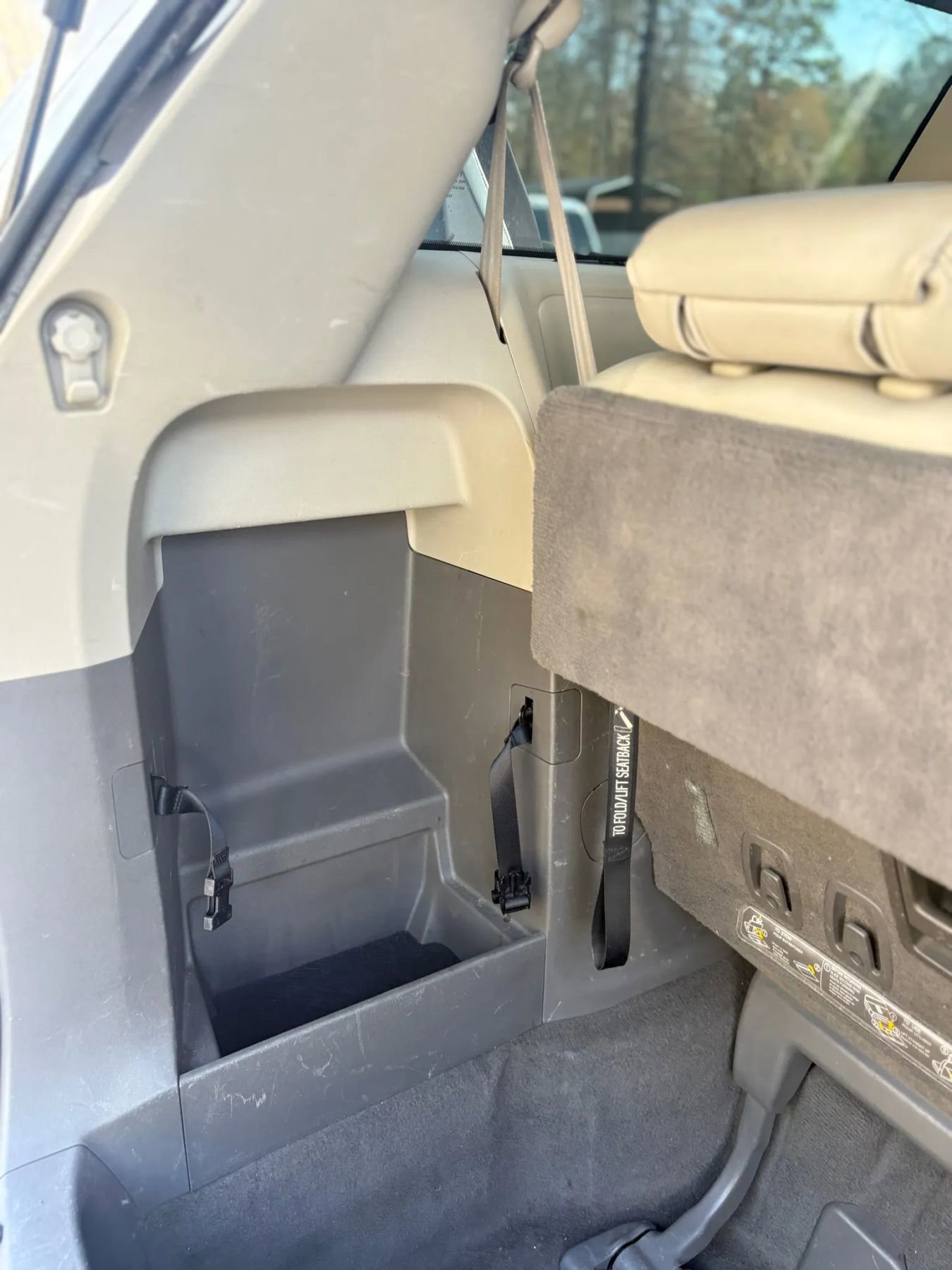 Used 2011 Toyota Sienna XLE w/ Entertainment Pkg image 16