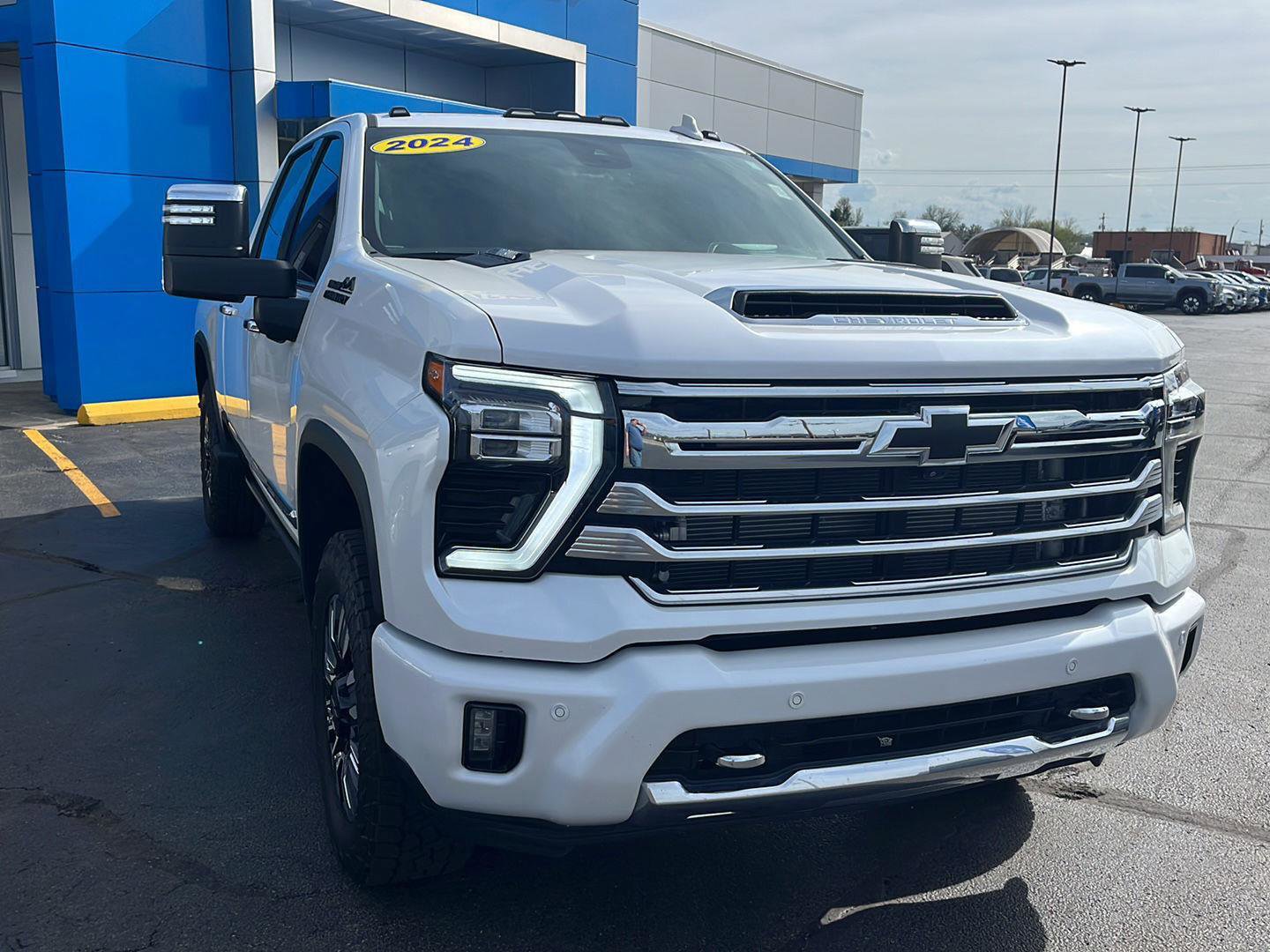 Used 2024 Chevrolet Silverado 2500 High Country w/ High Country Premium Package image 8