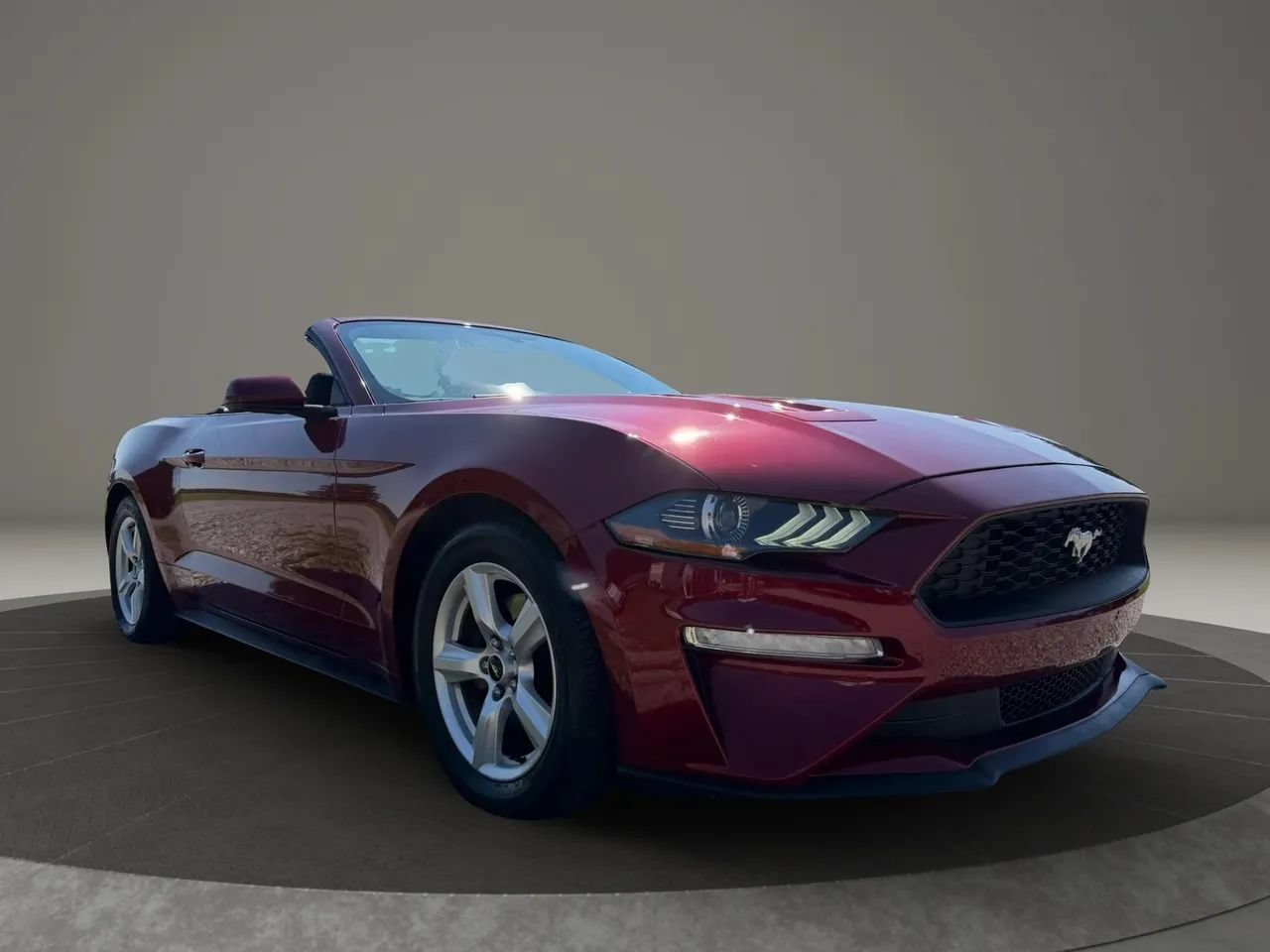 Used 2019 Ford Mustang Convertible RWD image 7