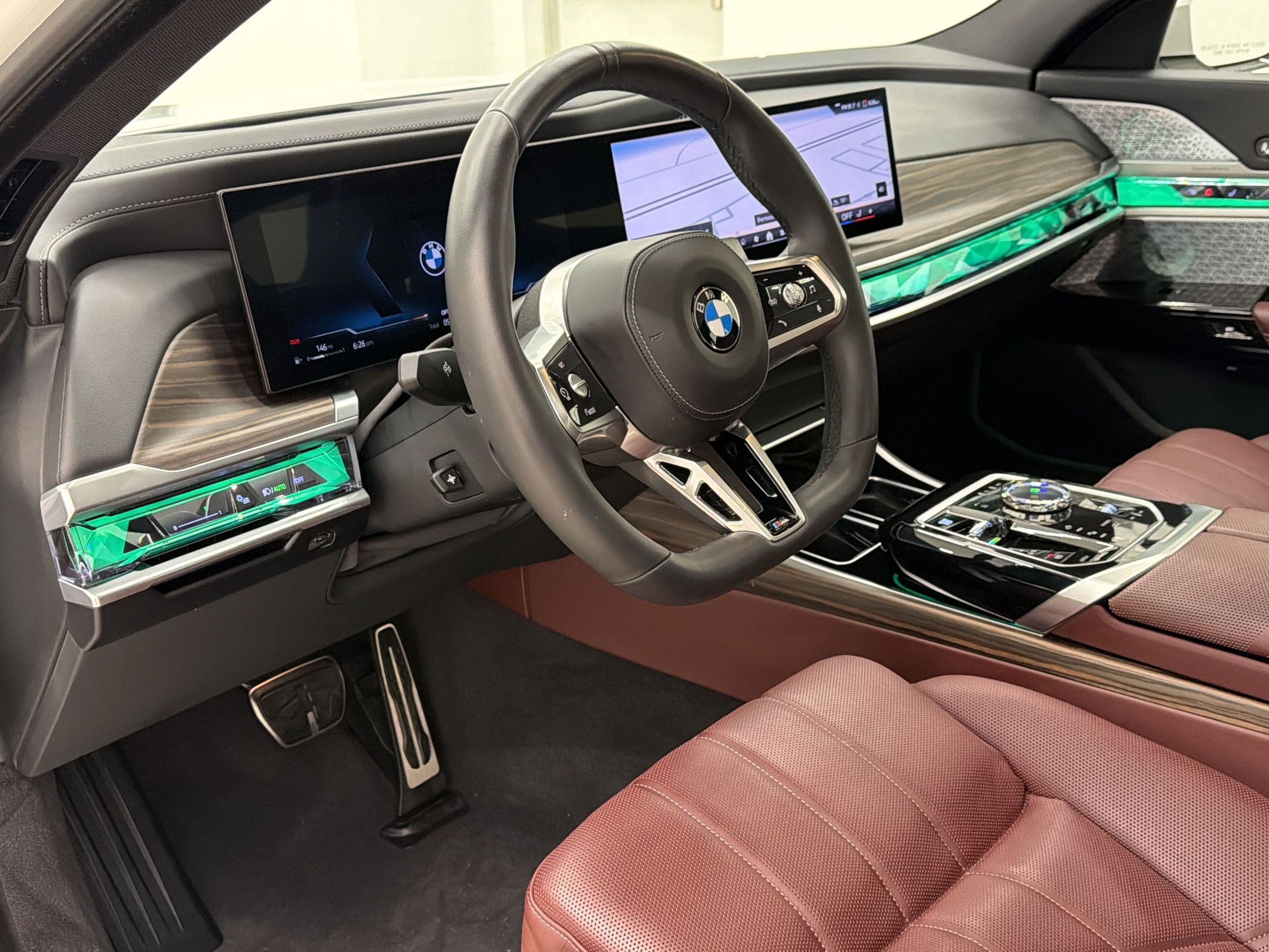 Certified 2025 BMW 760i xDrive AWD/4WD image 4