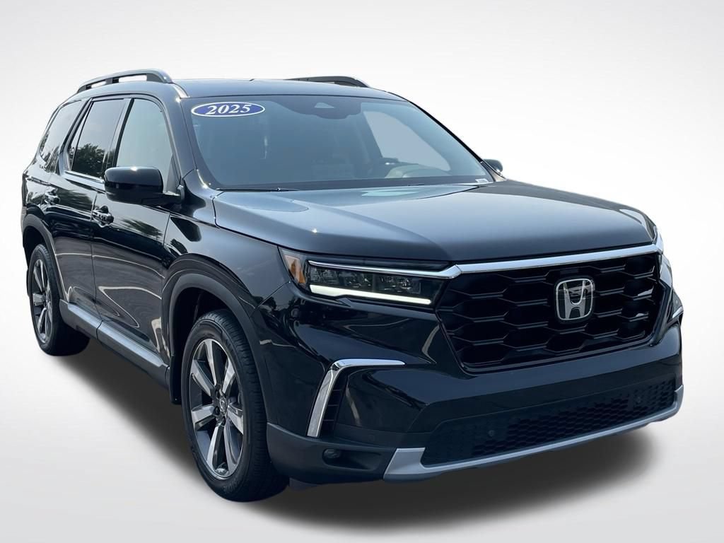 Certified 2025 Honda Pilot Touring image 8
