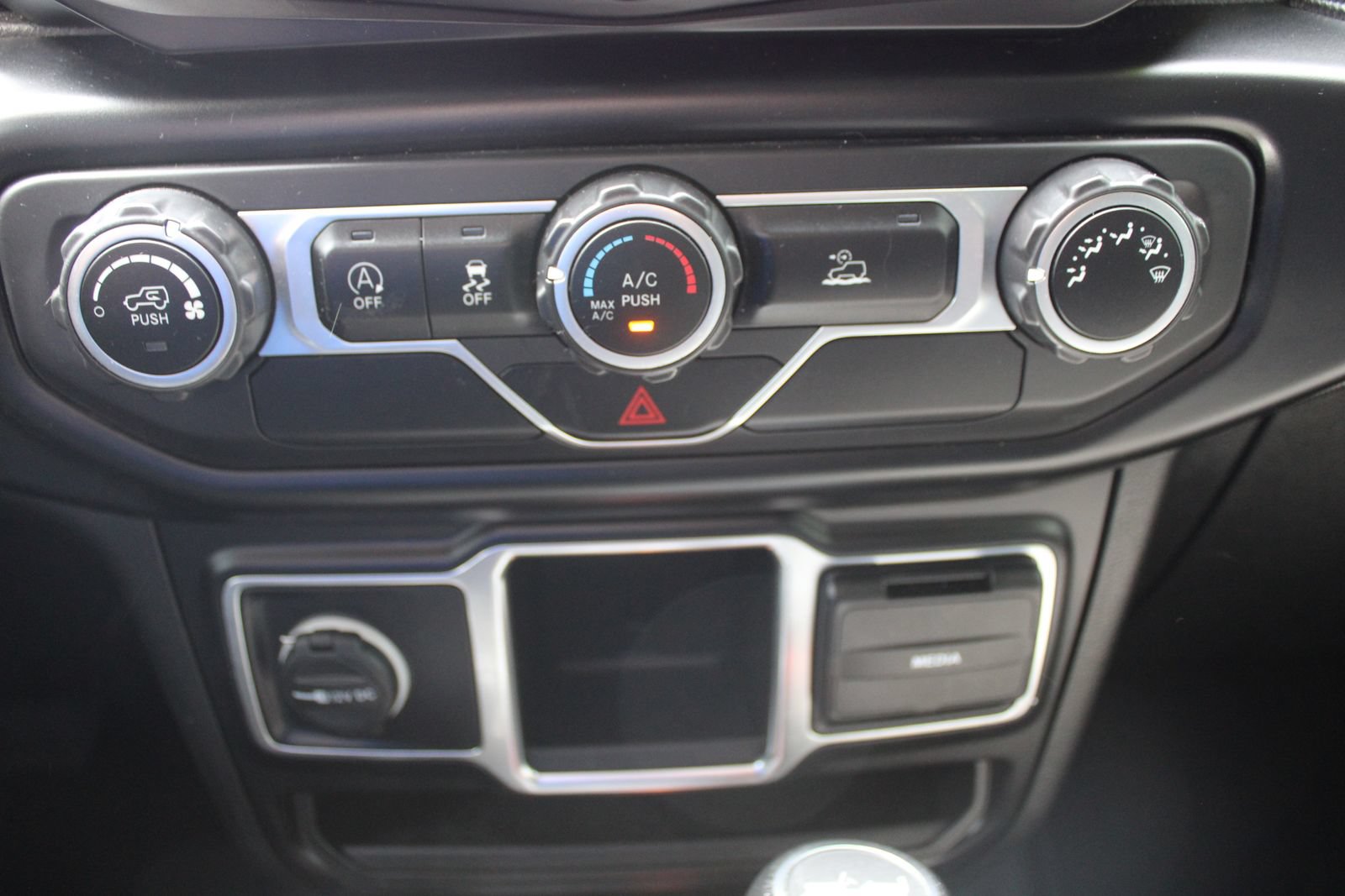 Used 2021 Jeep Wrangler Sport AWD/4WD image 32