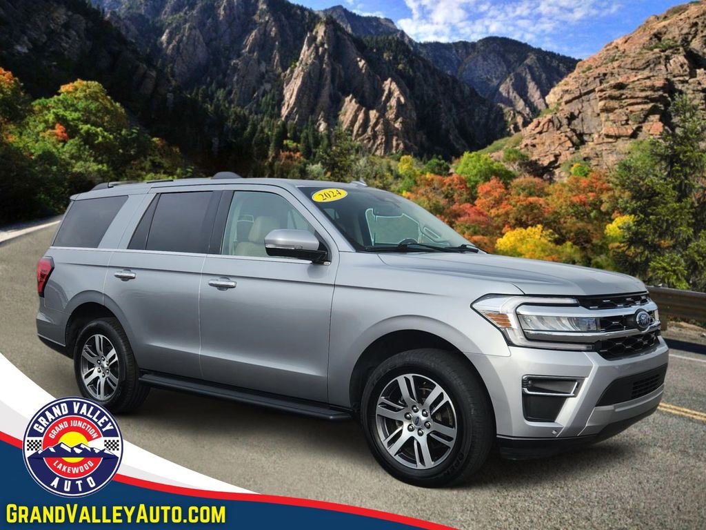 Used 2024 Ford Expedition Limited image 1