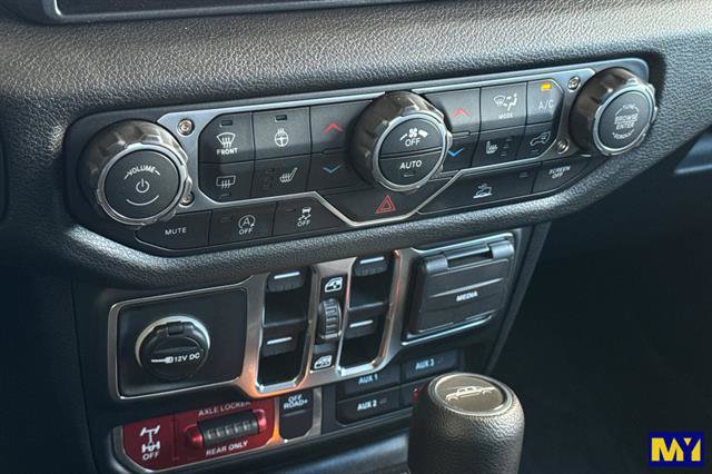 Used 2025 Jeep Gladiator Willys image 23