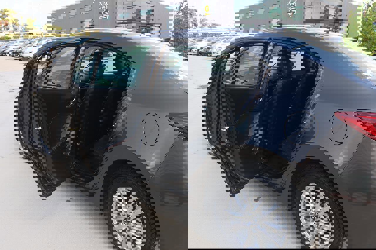 Used 2014 MAZDA MAZDA3 i Grand Touring image 14