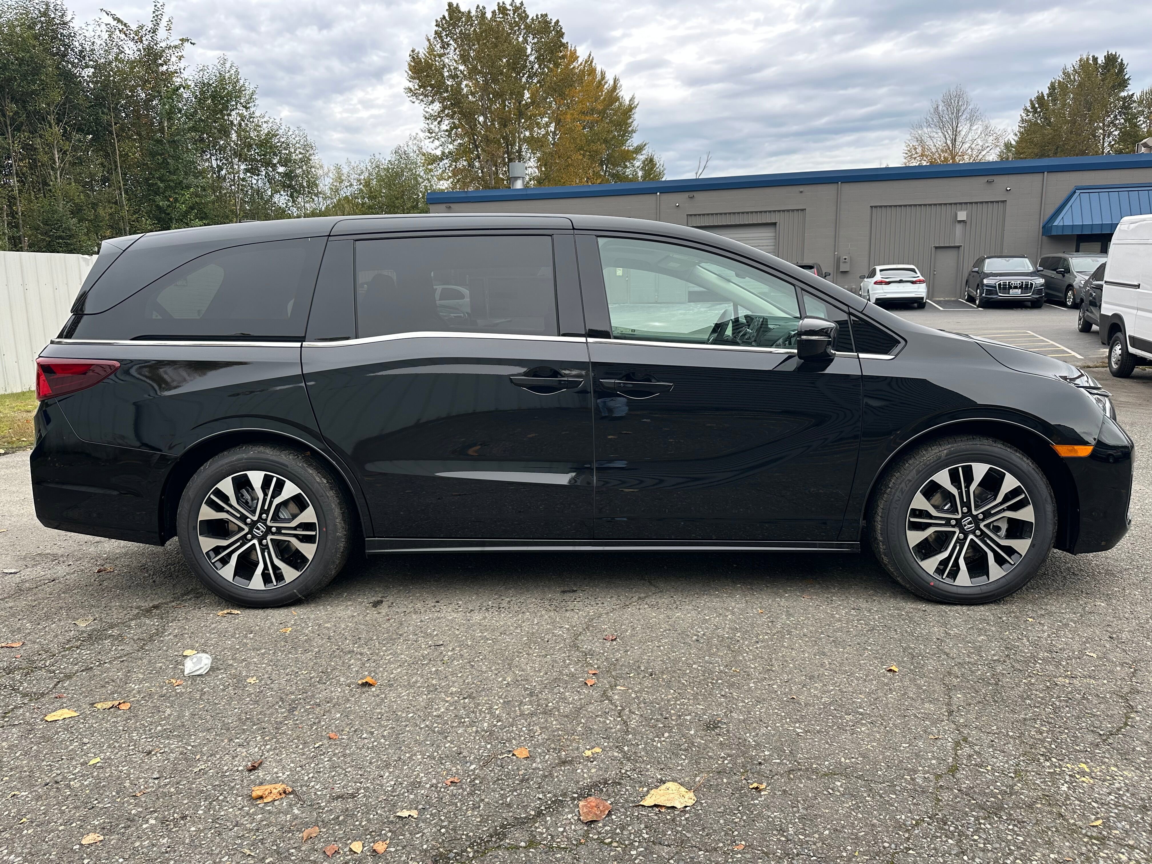 New 2026 Honda Odyssey Elite image 8