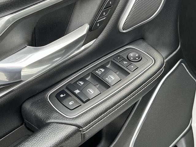 Used 2022 RAM 1500 Laramie AWD/4WD image 25