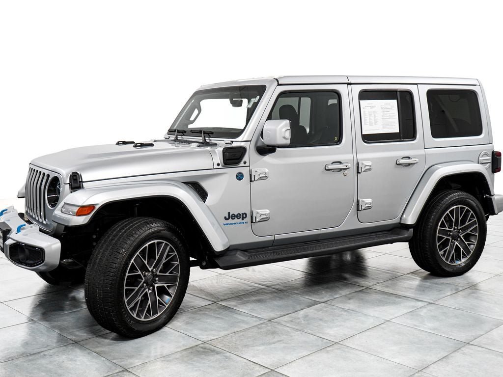 Used 2023 Jeep Wrangler Unlimited Sahara AWD/4WD image 4