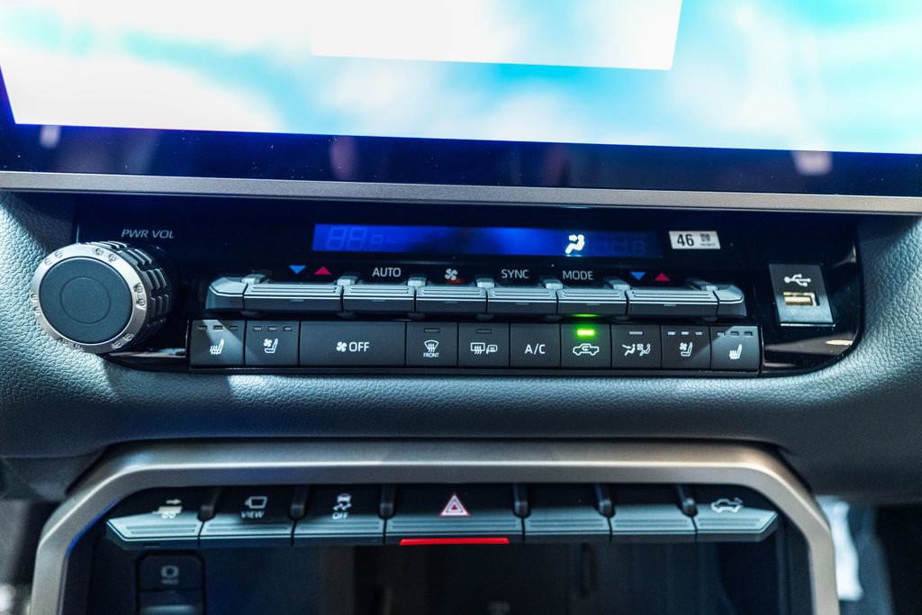 New 2026 Toyota Tundra Limited AWD/4WD image 31