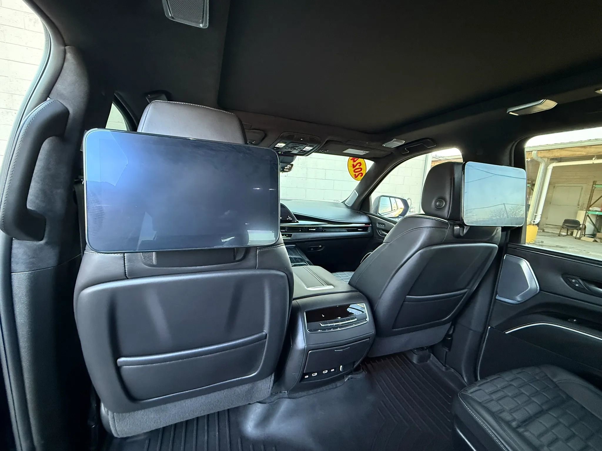 Used 2024 Cadillac Escalade ESV V image 47
