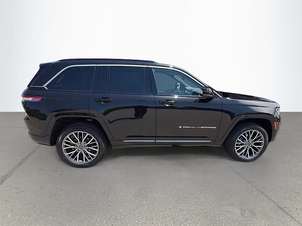 New 2026 Jeep Grand Cherokee Summit AWD/4WD image 3