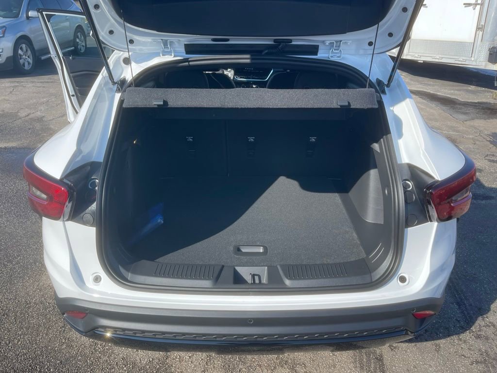 New 2026 Chevrolet Trax RS w/ Sunroof Package image 29