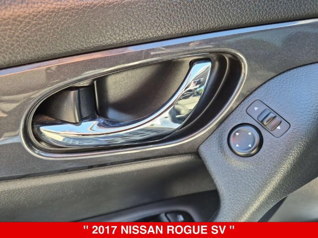 Used 2017 Nissan Rogue SV AWD/4WD image 11