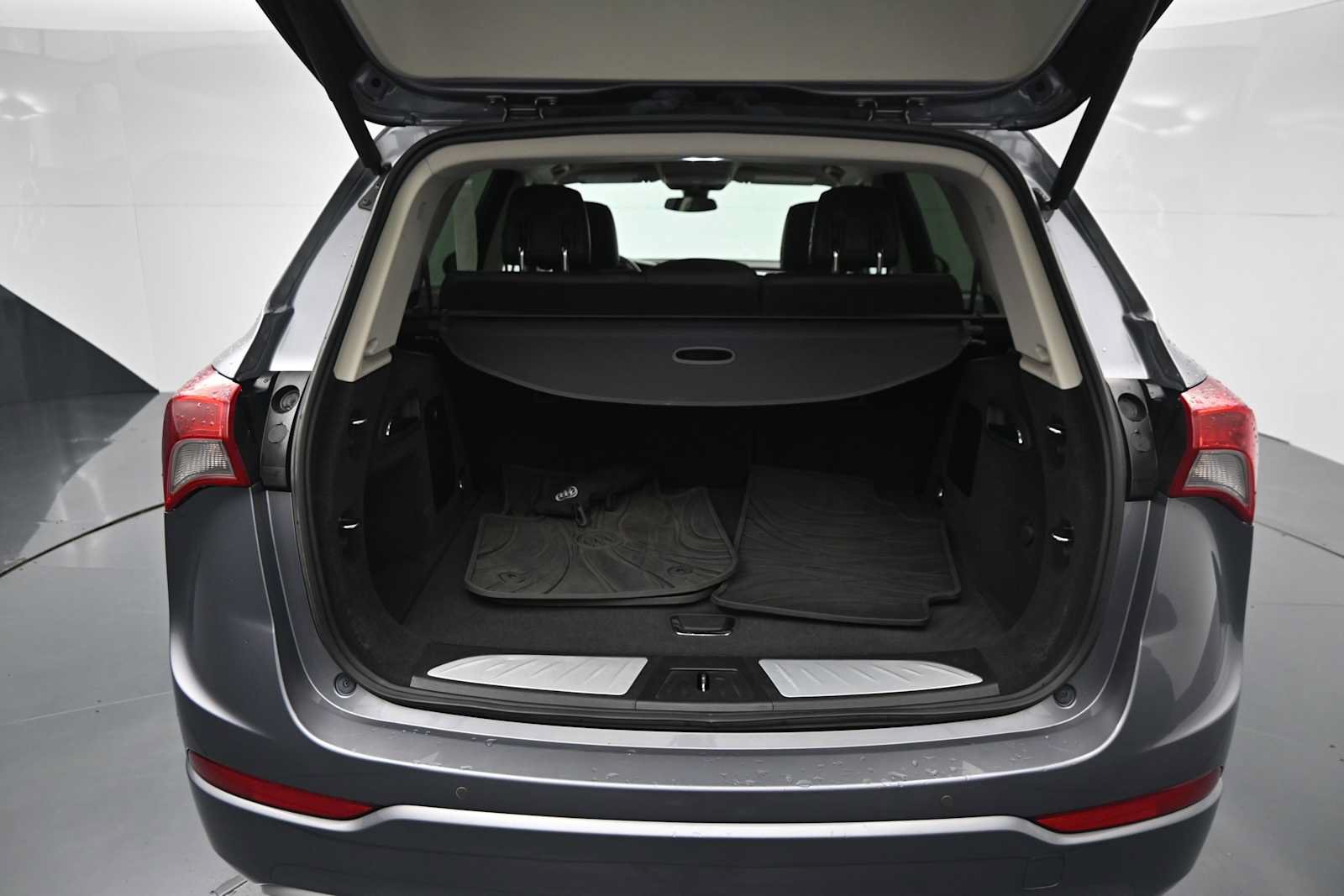 Used 2019 Buick Envision Premium w/ LPO, Road Trip Package AWD/4WD image 6