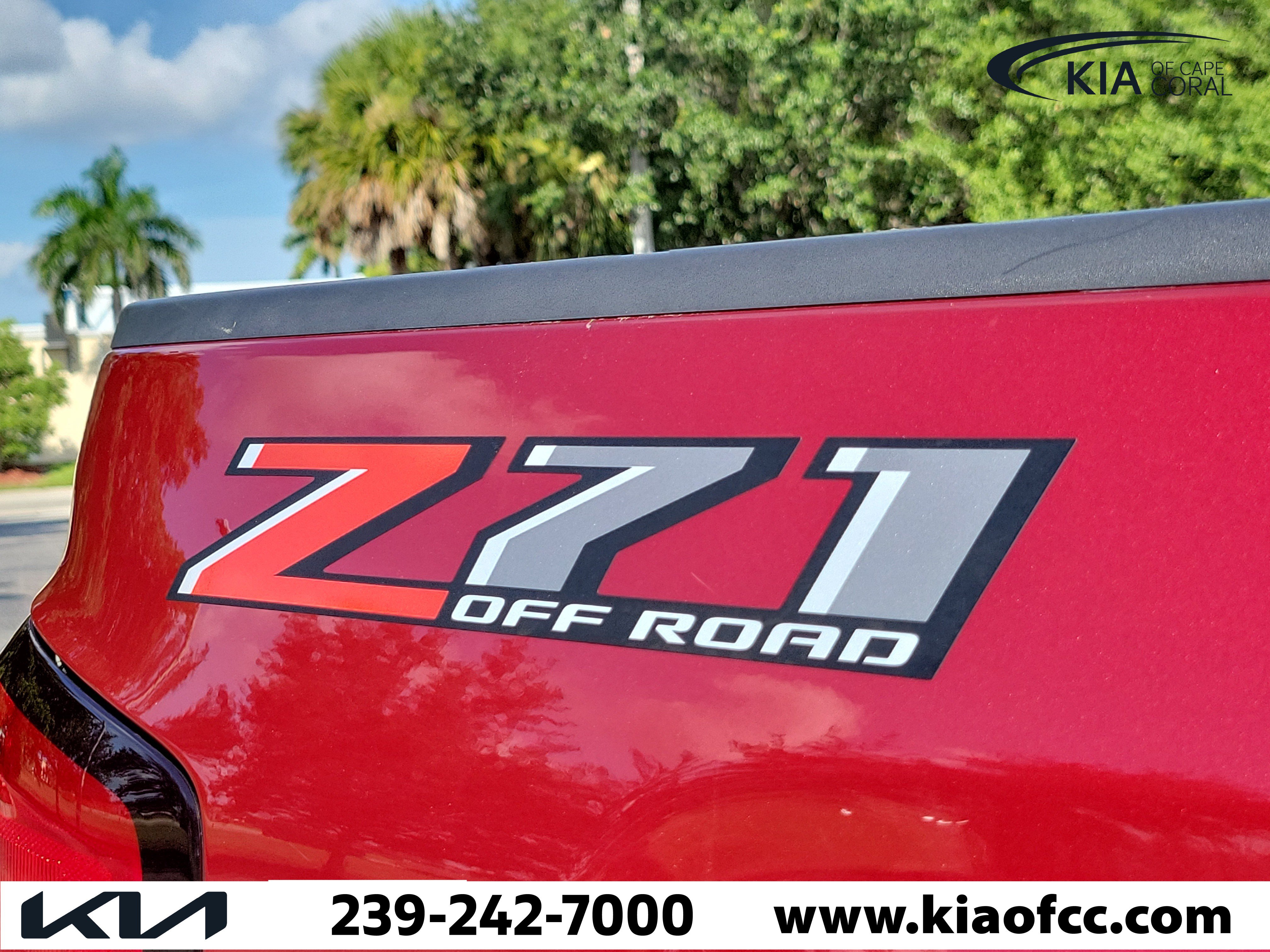 Used 2018 Chevrolet Silverado 1500 LT w/ Texas Edition AWD/4WD image 11