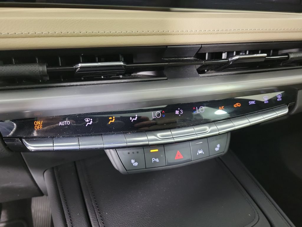 Certified 2024 Cadillac XT4 Luxury w/ Cold Weather Package FWD image 29