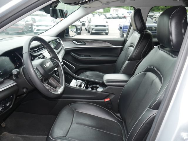 Used 2023 Jeep Grand Cherokee 4WD 4xe w/ Luxury Tech Group II image 2
