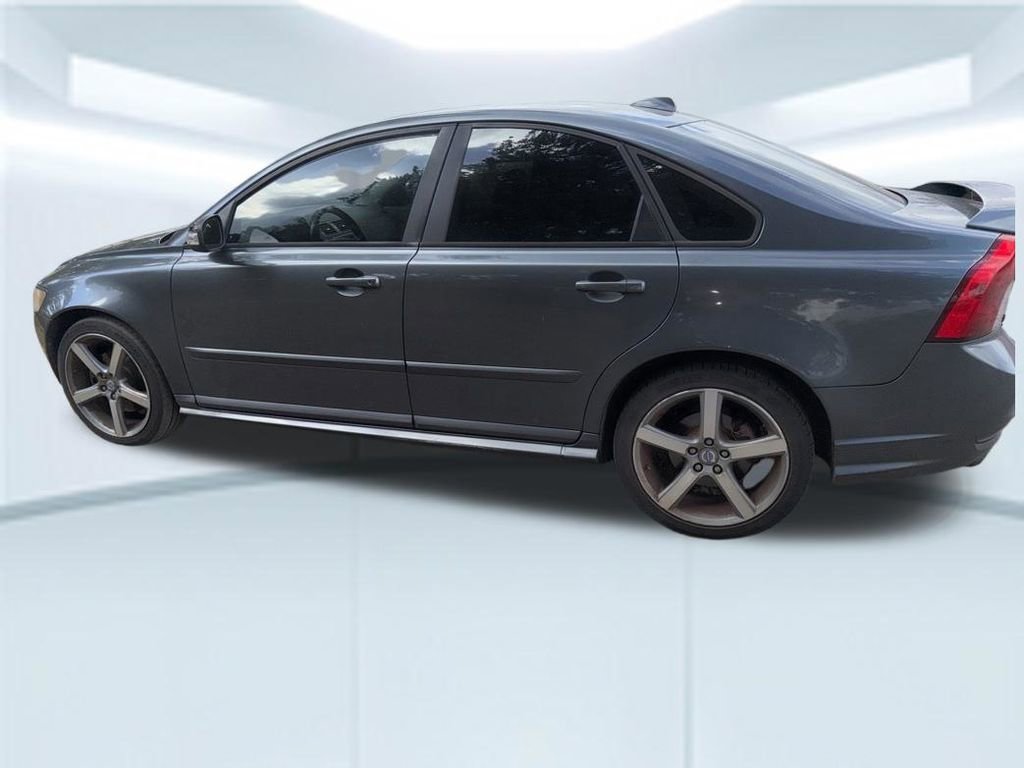 Used 2009 Volvo S40 T5 R-Design FWD image 2