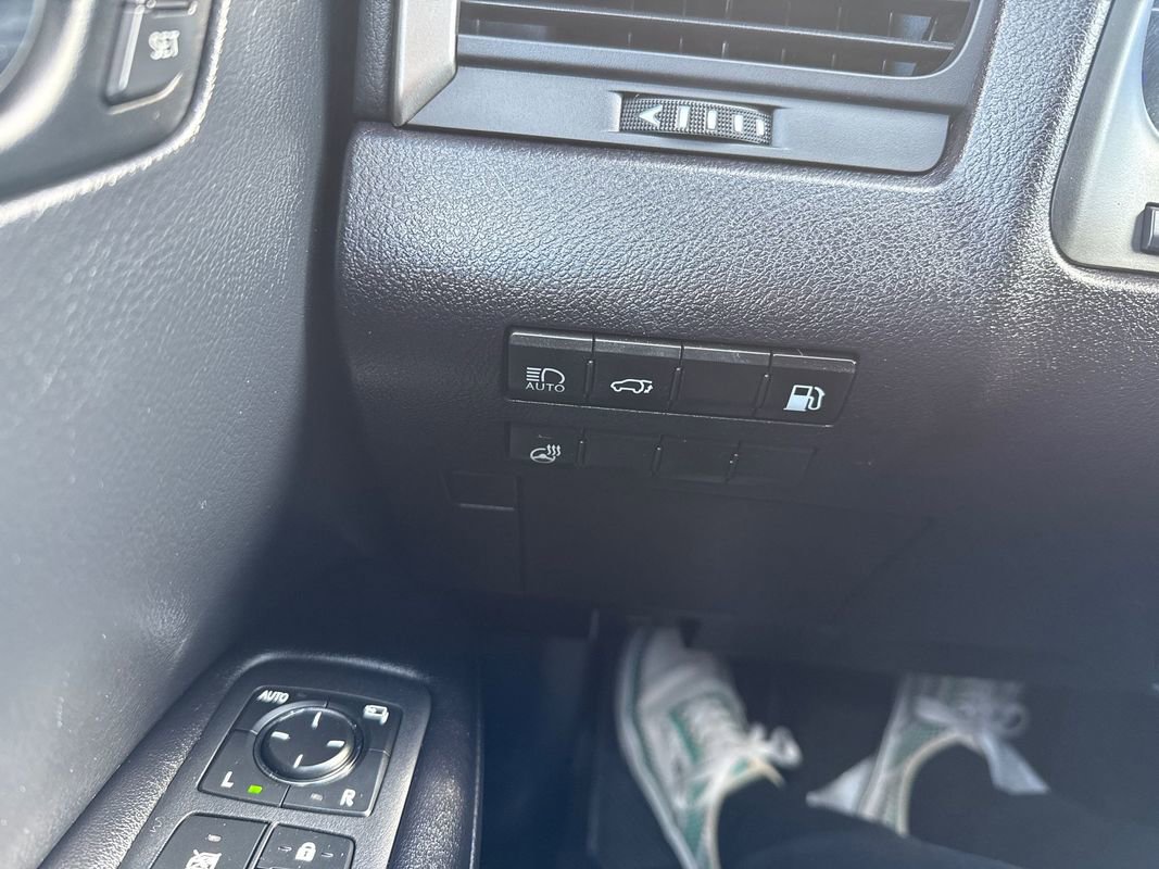 Used 2019 Lexus RX 450h AWD image 22