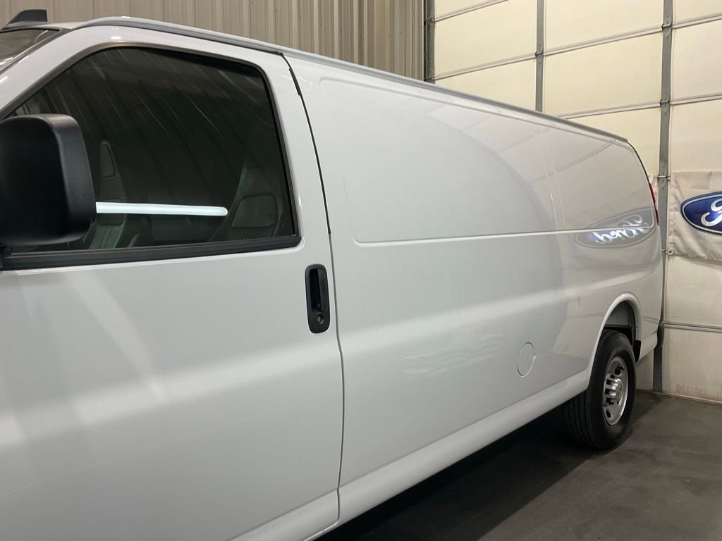 Used 2025 Chevrolet Express 2500 Extended w/ Driver Convenience Package RWD image 5