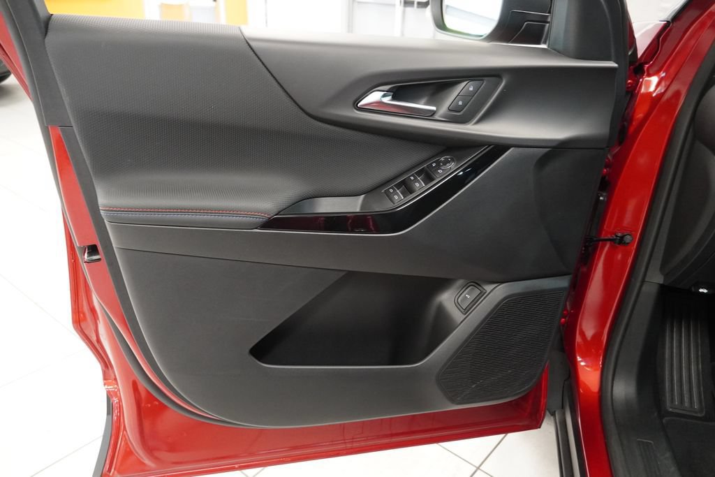 New 2026 Chevrolet Equinox RS w/ LPO, Floor Liner Package AWD/4WD image 18