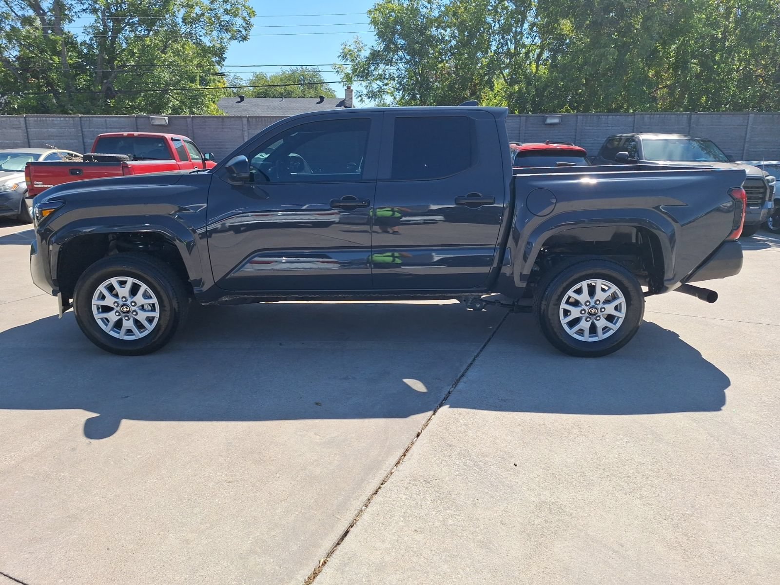 Used 2025 Toyota Tacoma SR RWD image 3