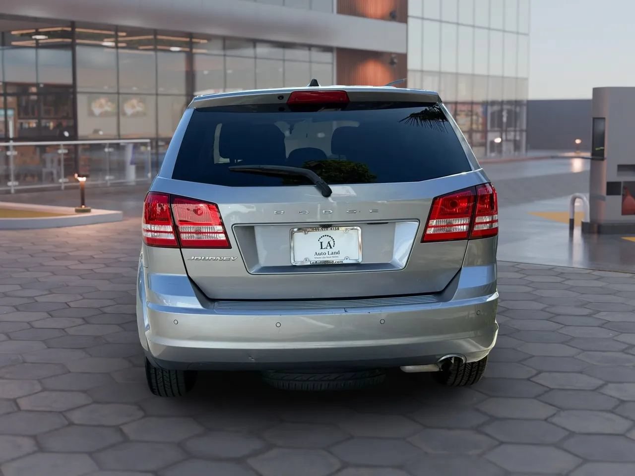 Used 2020 Dodge Journey SE w/ SE Popular Equipment Group FWD image 5