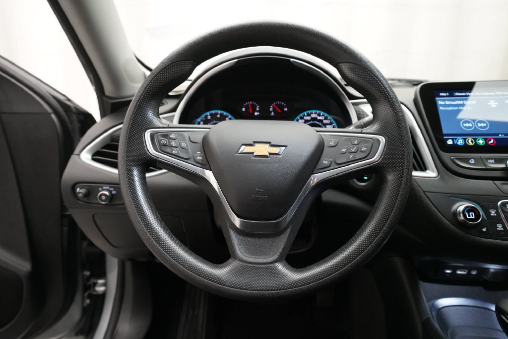 Used 2023 Chevrolet Malibu LT FWD image 4