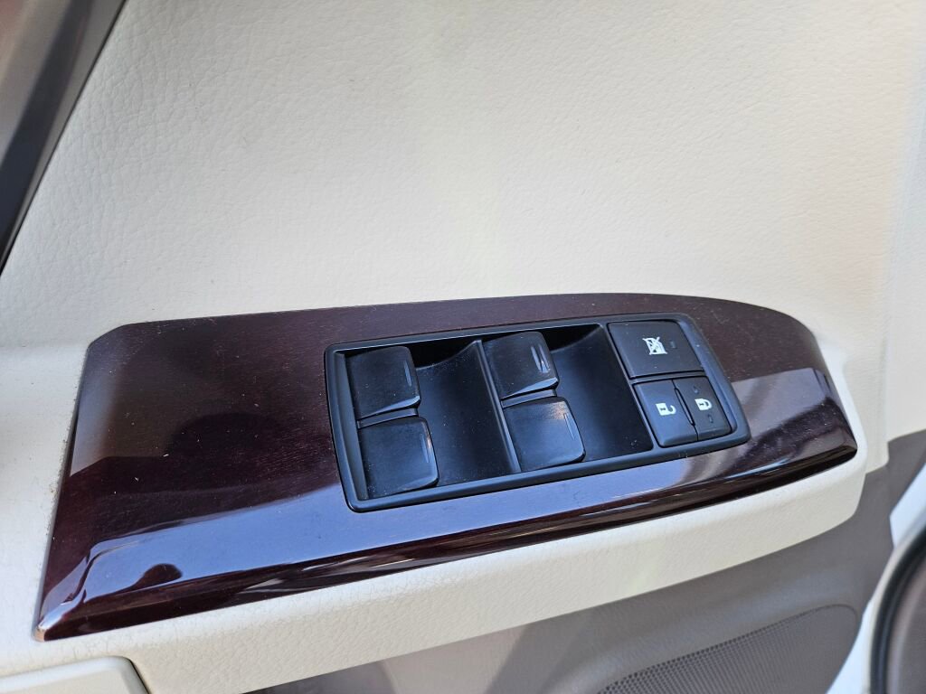 Used 2014 Lexus GX 460 w/ Premium Package image 15