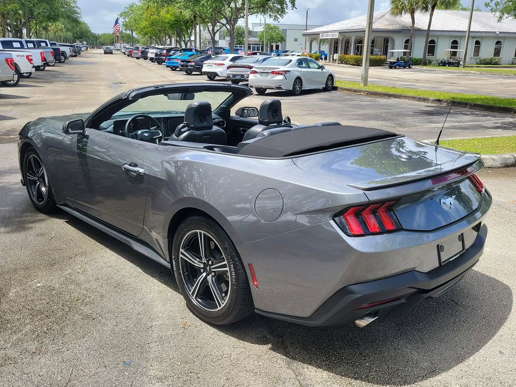 Used 2025 Ford Mustang Premium image 3