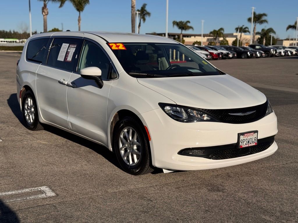 Used 2022 Chrysler Voyager LX video 2