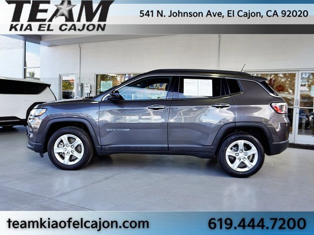 Used 2024 Jeep Compass Latitude image 6