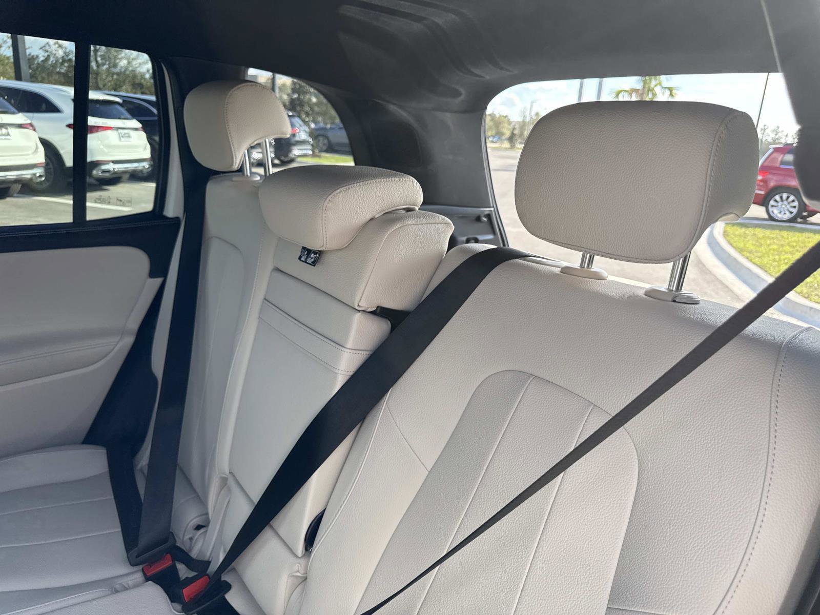 Used 2025 Mercedes-Benz GLB 250 image 15