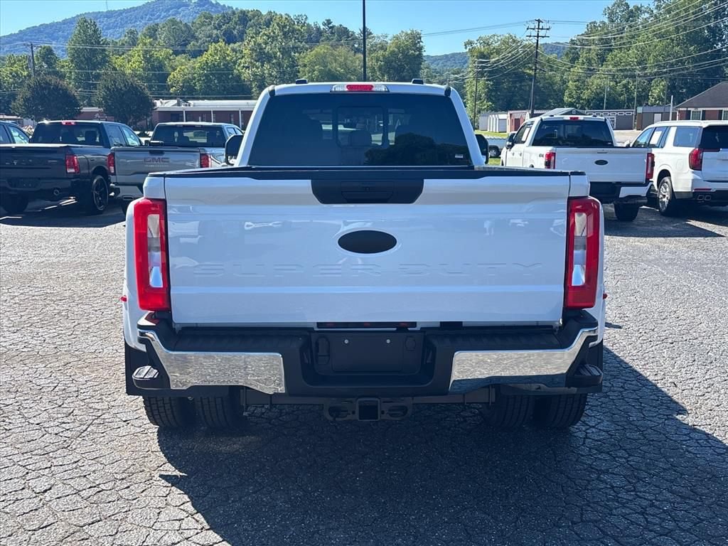 Used 2024 Ford F450 XLT w/ FX4 Off-Road Package AWD/4WD image 6