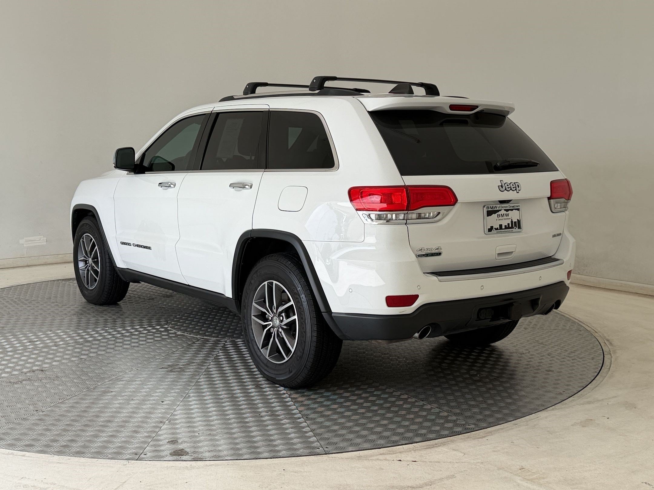 Used 2018 Jeep Grand Cherokee Limited AWD/4WD image 3