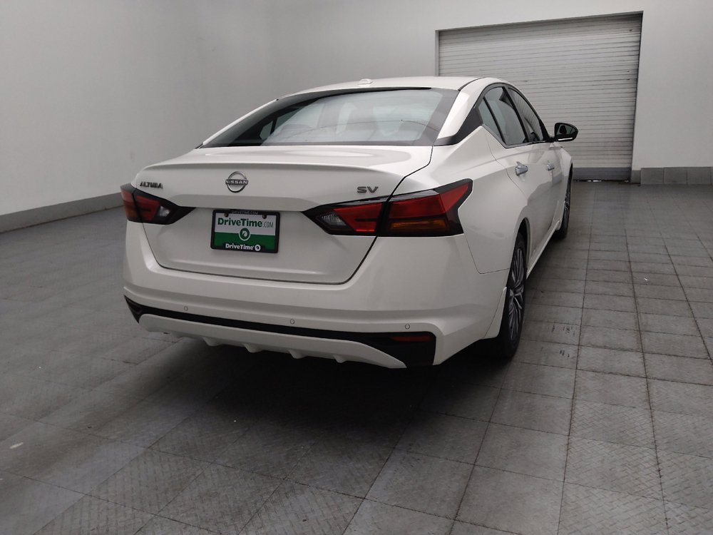 Used 2024 Nissan Altima 2.5 SV FWD image 9