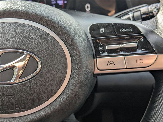 Used 2021 Hyundai Elantra SEL image 12