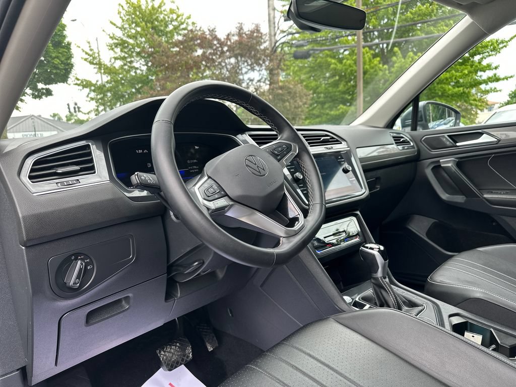 Certified 2024 Volkswagen Tiguan SE AWD/4WD image 11