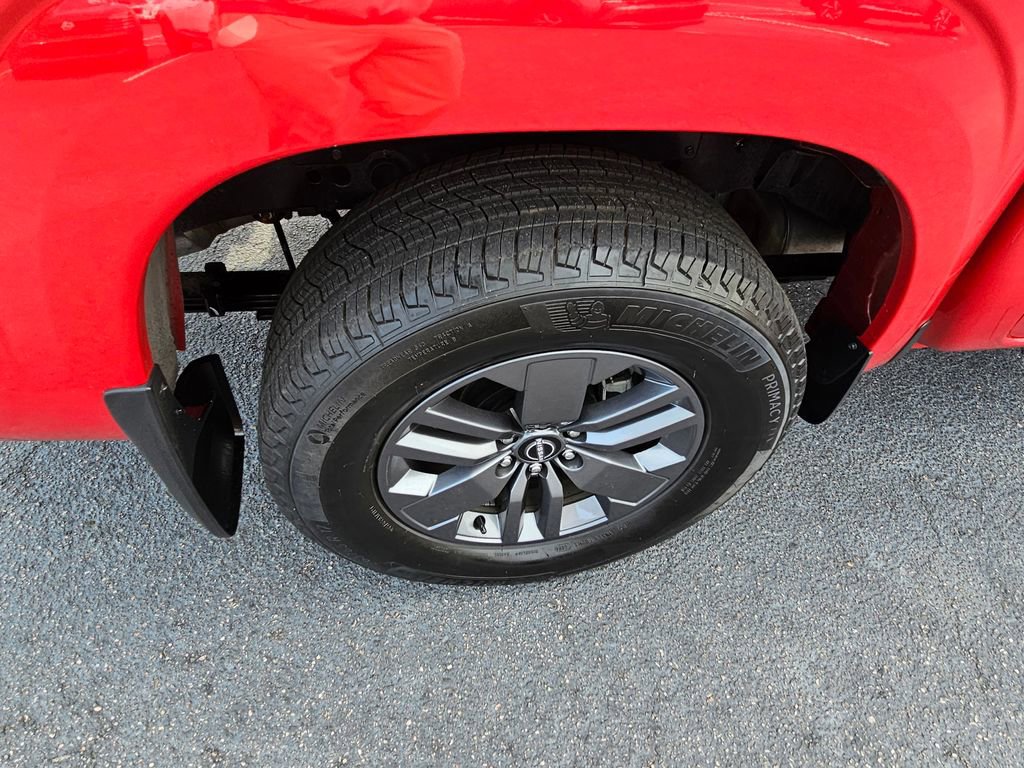 Used 2025 Nissan Frontier SV image 10