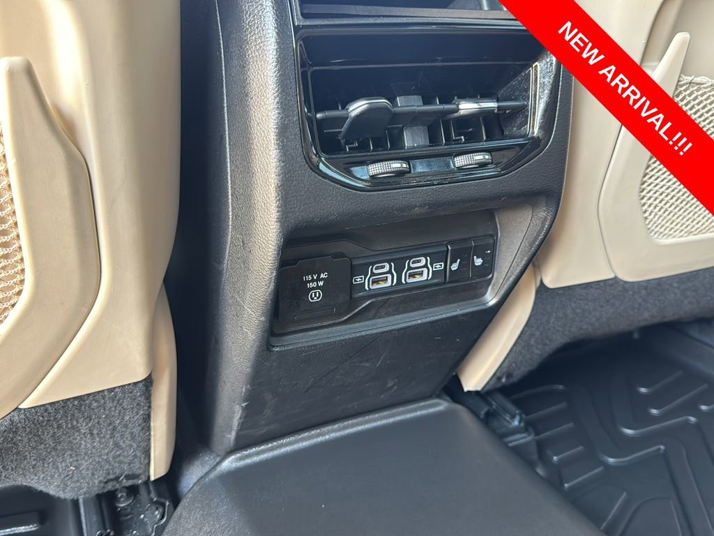 Used 2023 Jeep Grand Cherokee Limited image 12