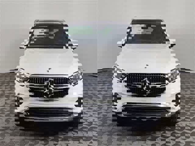 Used 2025 Mercedes-Benz GLC 300 4MATIC image 47