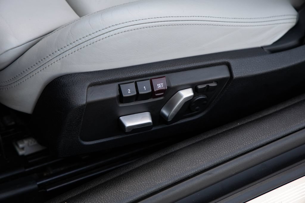 Used 2016 BMW M4 Convertible RWD image 29