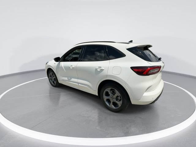 Used 2024 Ford Escape ST-Line w/ Tech Pack #1 FWD image 6