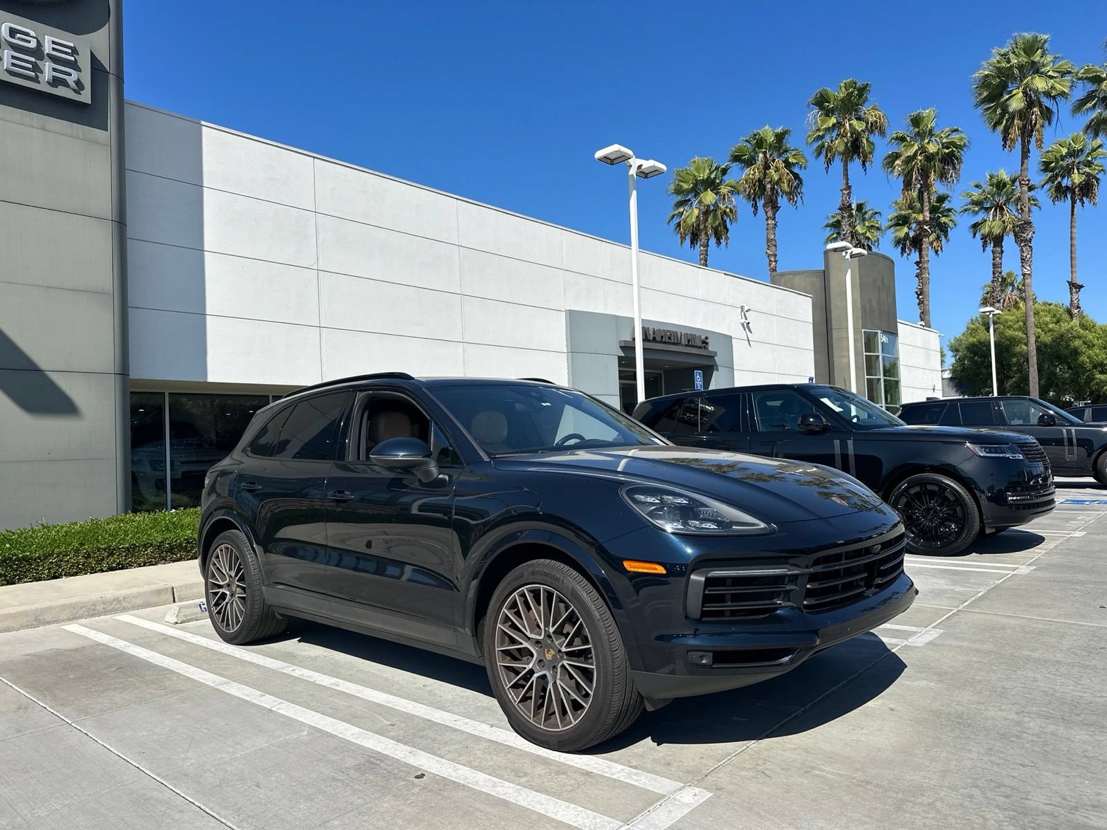 Used 2021 Porsche Cayenne S AWD/4WD image 2