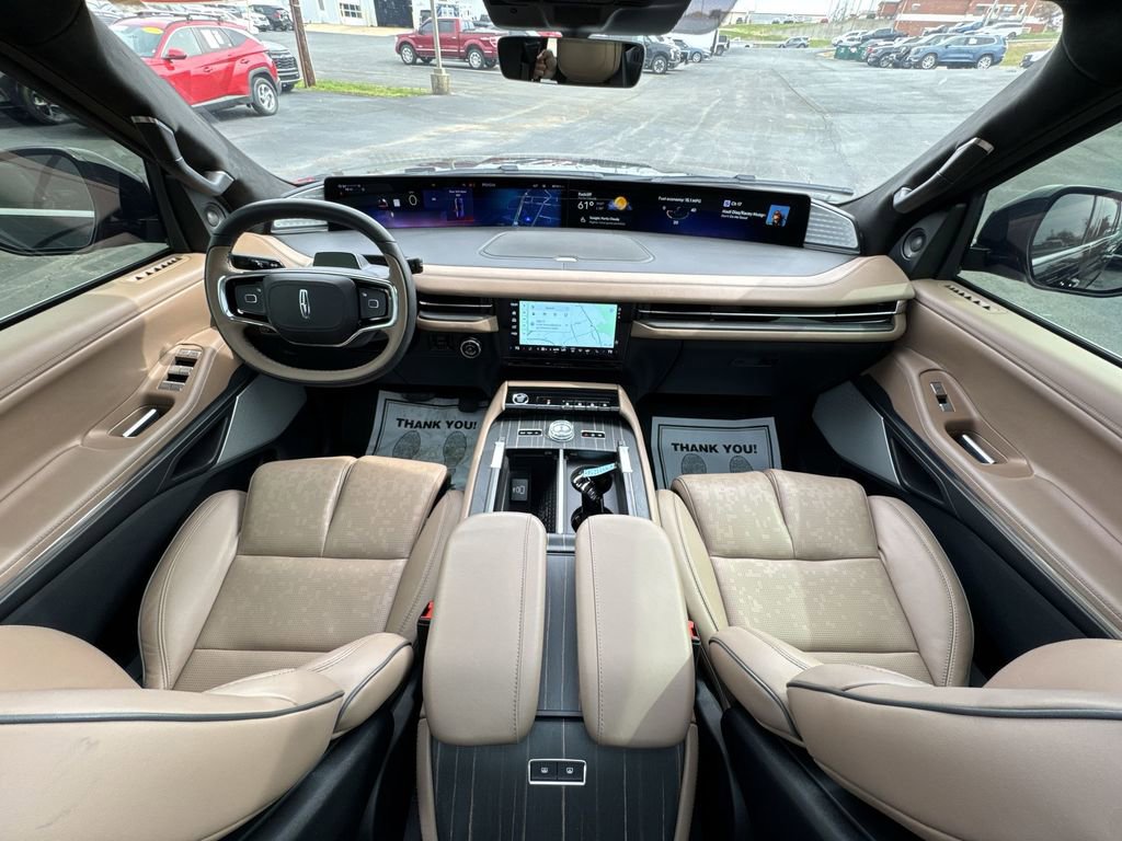 Used 2025 Lincoln Navigator Black Label image 21