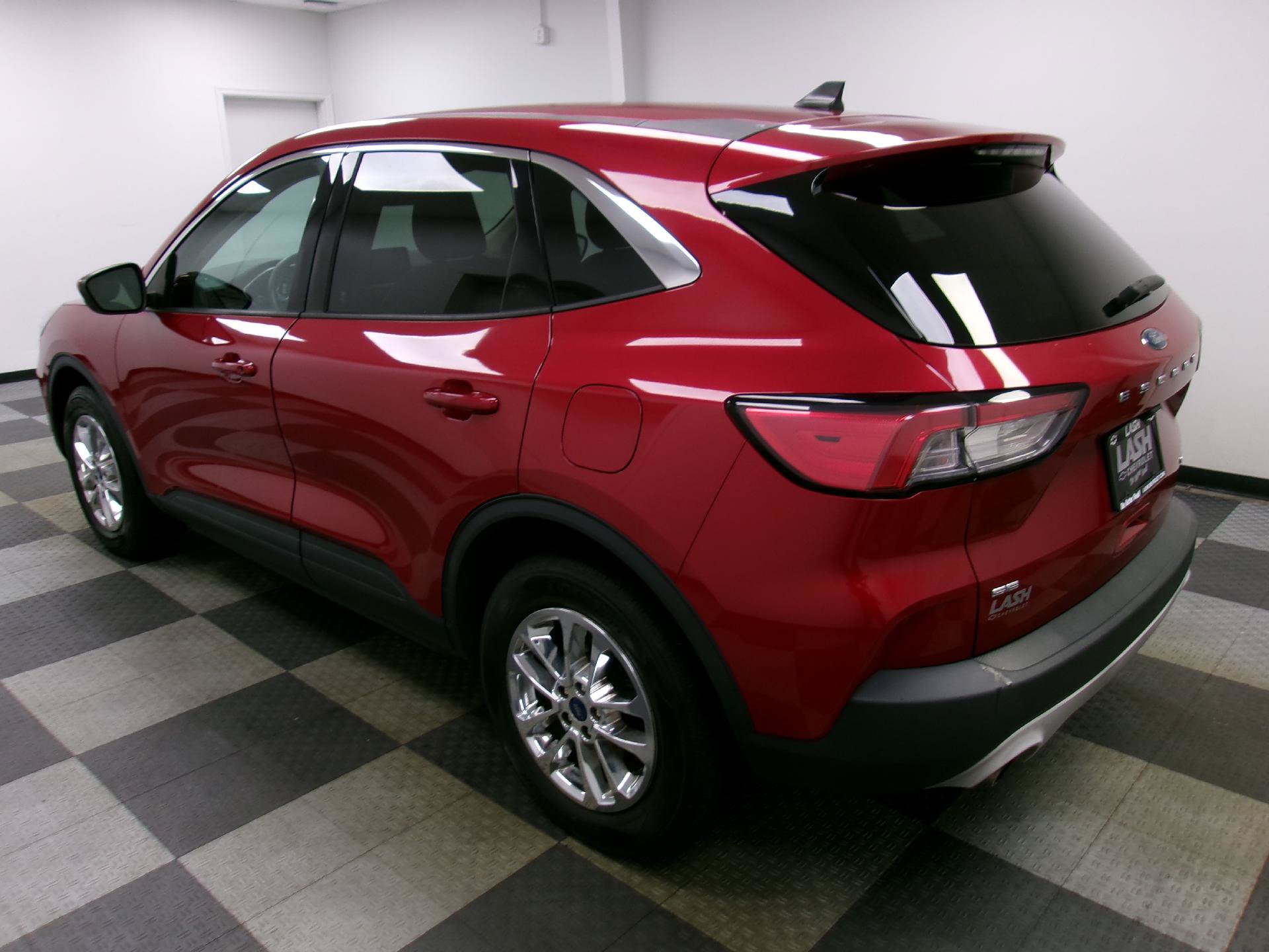 Used 2020 Ford Escape SE AWD/4WD image 4