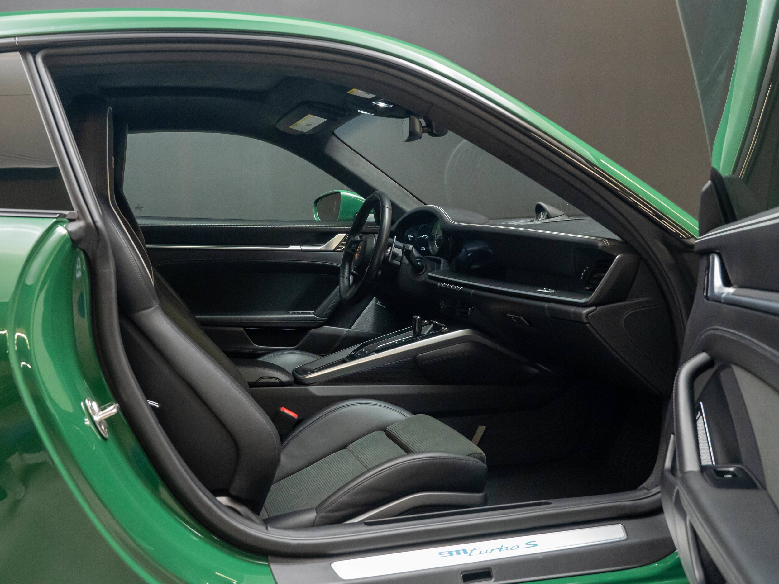 Certified 2021 Porsche 911 Turbo S AWD/4WD image 31